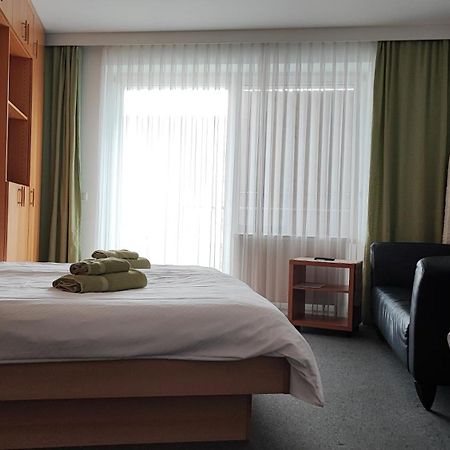 ...Mein Graml Bad Füssing Szoba fotó
